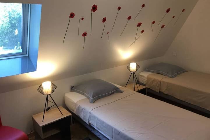 Location de vacances pour 10 personnes, avec jardin ainsi que jacuzzi et piscine à Vic-sur-Cère - 4