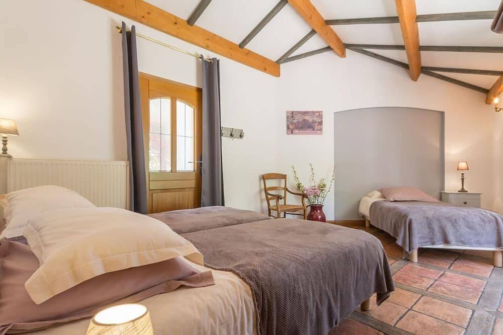 Belle maison rénovée au cœur des vignes entre Nantes et Clisson, jardin privatif, wifi inclus in La Haie-Fouassière, Région de Nantes