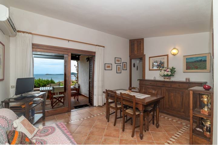 Villa 'Molara' con vista mare, terrazza privata e aria condizionata in Punta Molara, San Teodoro