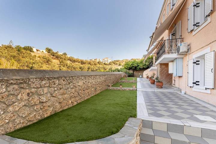 Maison d’hôte pour 2 personnes, avec terrasse et jardin, animaux acceptés dans Spetses - 3