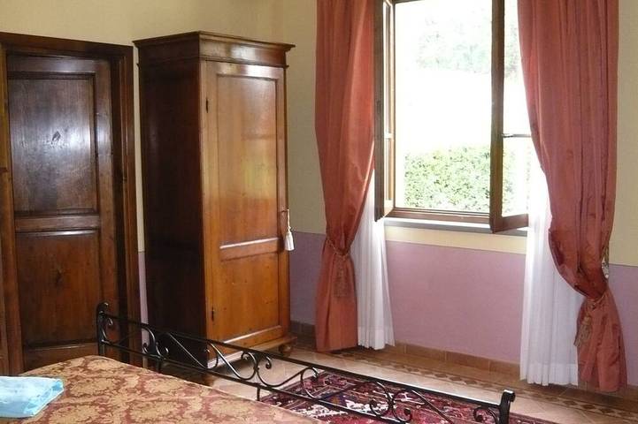 Family Holiday Tuscan villa: Pool, fenced garden, A.C. Wi.Fi  14 Guests 7 rooms in Citerna, Valtiberina