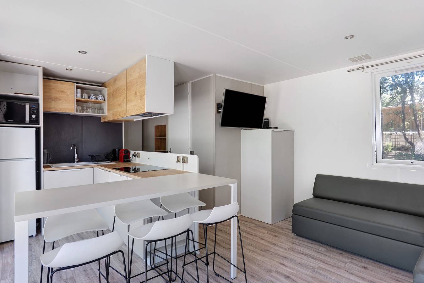 Mobile Home in a Peaceful Green Setting in Greffeil, Limoux region