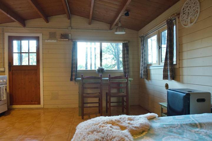 Gîte pour 2 personnes, avec piscine ainsi que vue et terrasse à Santa Pau - 3
