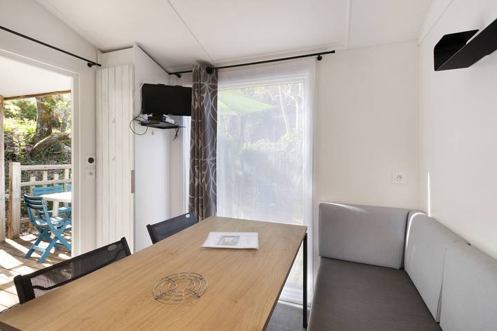 Mobil home pour 6 personnes, avec bassin pour enfant et jardin, animaux acceptés à Bouzic - 3