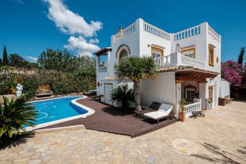 Villa in Santa Eulària des Riu, East Ibiza für 10 