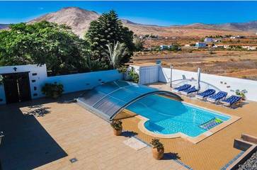 Gîte pour 6 personnes, avec piscine et jardin dans Tetir
