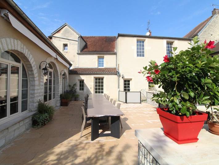 Haus aus dem 17. Jh. mit Garten und Parkplatz nahe Dijon in Til-Châtel, Dijon und Umgebung