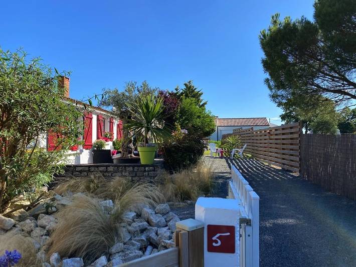 Charmante longère cosy avec jardin clos, à 10 min des plages et proches nombreuses activités. in Angles, Vendée