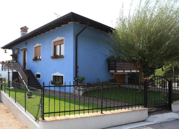 Location de vacances pour 2 personnes, avec Terrasse ainsi que Jardin et Vue à Forgaria nel Friuli - 2