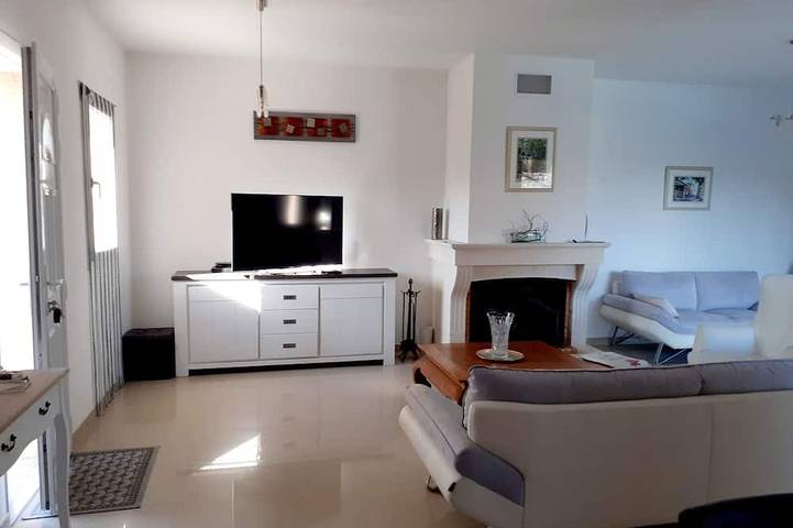 Cosy and comfortable villa in a quiet garden 15\" from the beach in Sant Ambroggio, Lumio