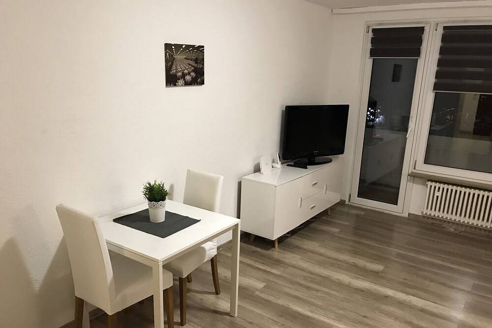 Ganze Wohnung, Schöne zentral gelegene Wohnung in Daimler nähe in Sindelfingen, Landkreis Böblingen