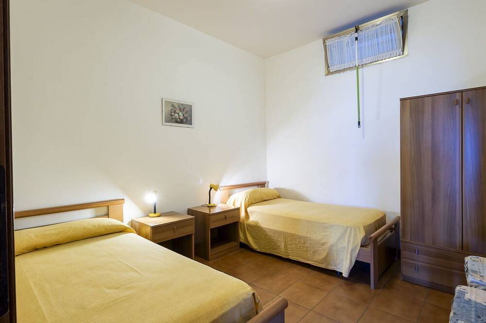 Entire apartment, Lovely apartment for 4 guests with Wifi, Tv, patio, pets allowed and parking in Trarego Viggiona, Ticino Alps and Verbano