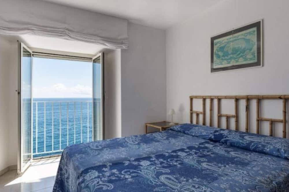 Villa Indipendente, a Picco sul Mare in Gaeta, Latina Province