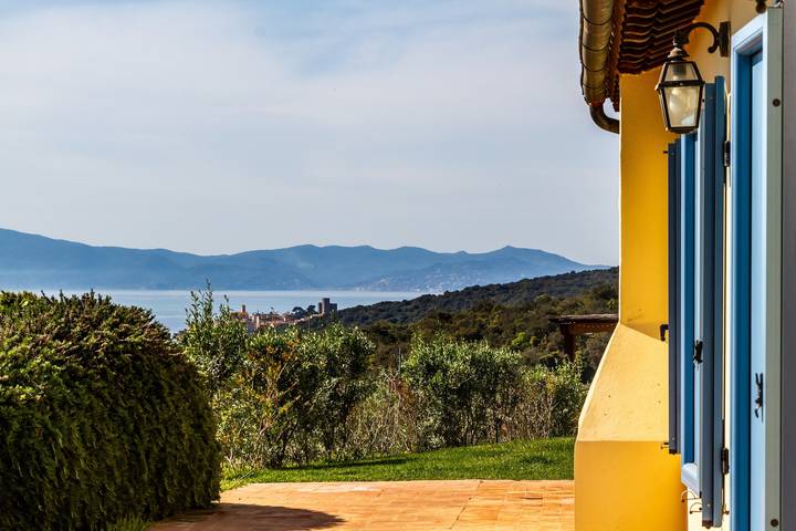 Appartamento intero, Appartamento 'Casa Marino' con vista mare, Wi-Fi e aria condizionata in Orbetello, Parco naturale della Maremma
