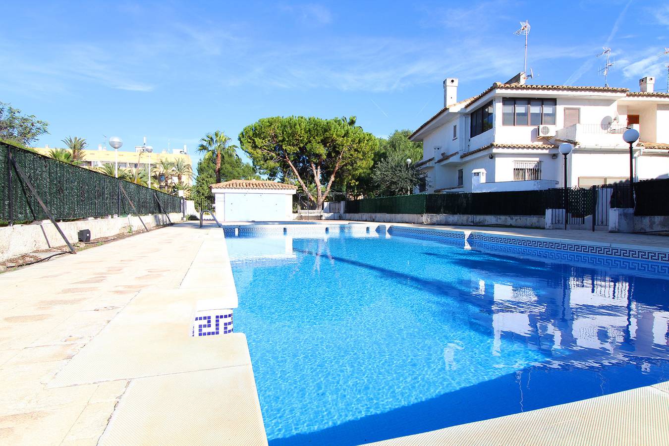 Global Properties: Townhouse on the beach with pool in Playa de Almardá, Sagunto