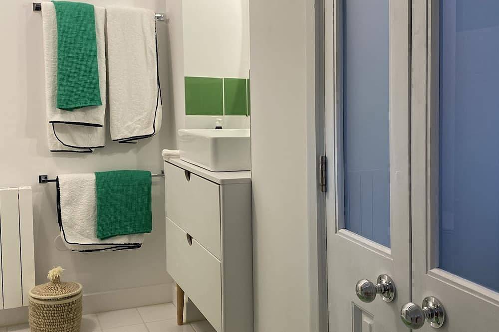 Stylish house with fabulous view of the medieval hilltop village Cordes sur Ciel in Cordes-sur-Ciel, Albi region