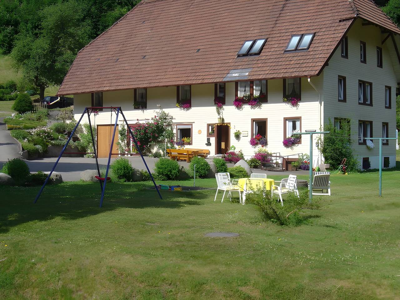 Ganze Wohnung, Ferienwohnung 4, 36 qm mit Gemeinschaftsgarten und Wlan in Triberg, Mittlerer Schwarzwald