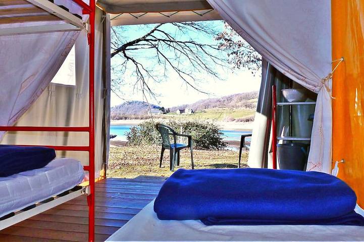 Location de vacances pour 5 personnes, avec terrasse ainsi que jacuzzi et piscine à Montpeyroux (Midi-Pyrénées) - 3