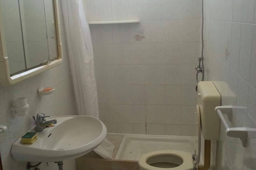 Entire apartment, Casa Del Sole 3 Torre Pali 20Mt From The Beach in Torre Pali, Salve