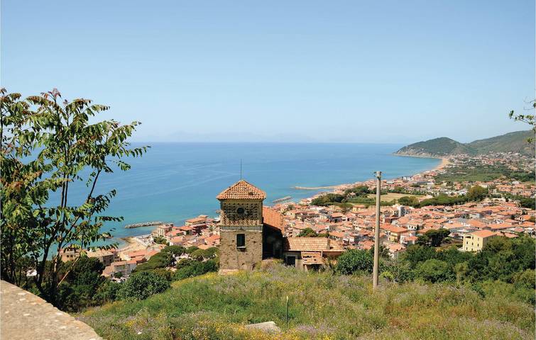 Appartamento intero, Appartamento con terrazza sulla spiaggia: WiFi, parcheggio, TV via cavo e cucina in Castellabate, Cilento Coast