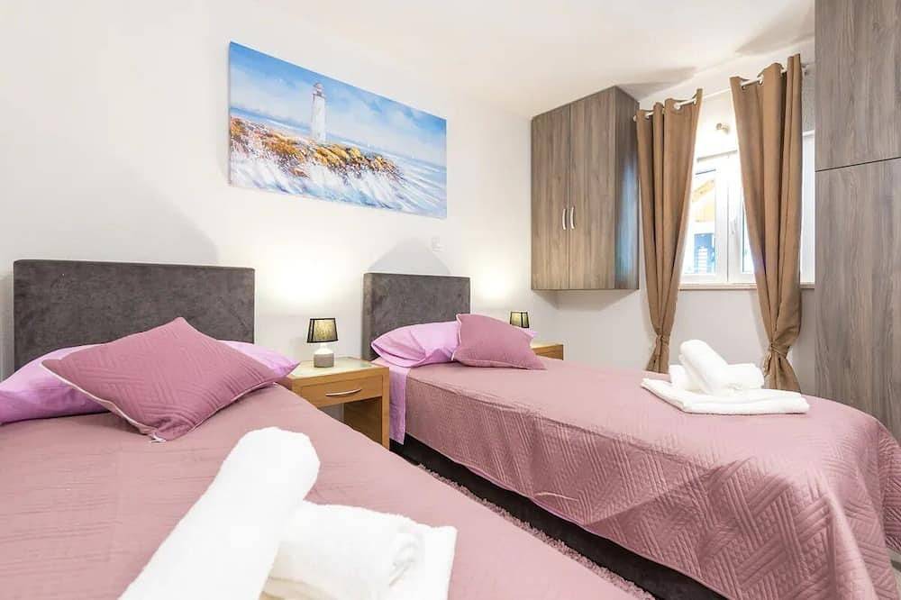 Tranquility and Nature in 4 bedroom w/ Sea view - 300m from the sea in Mokosica, Dubrovnik-Neretva