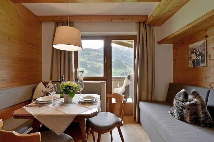 Ferienwohnung für 4 Personen, mit Balkon und Sauna in Hippach