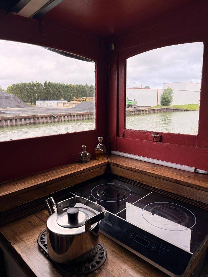 Boat adventure 1hr from Paris in Thourotte, Oise