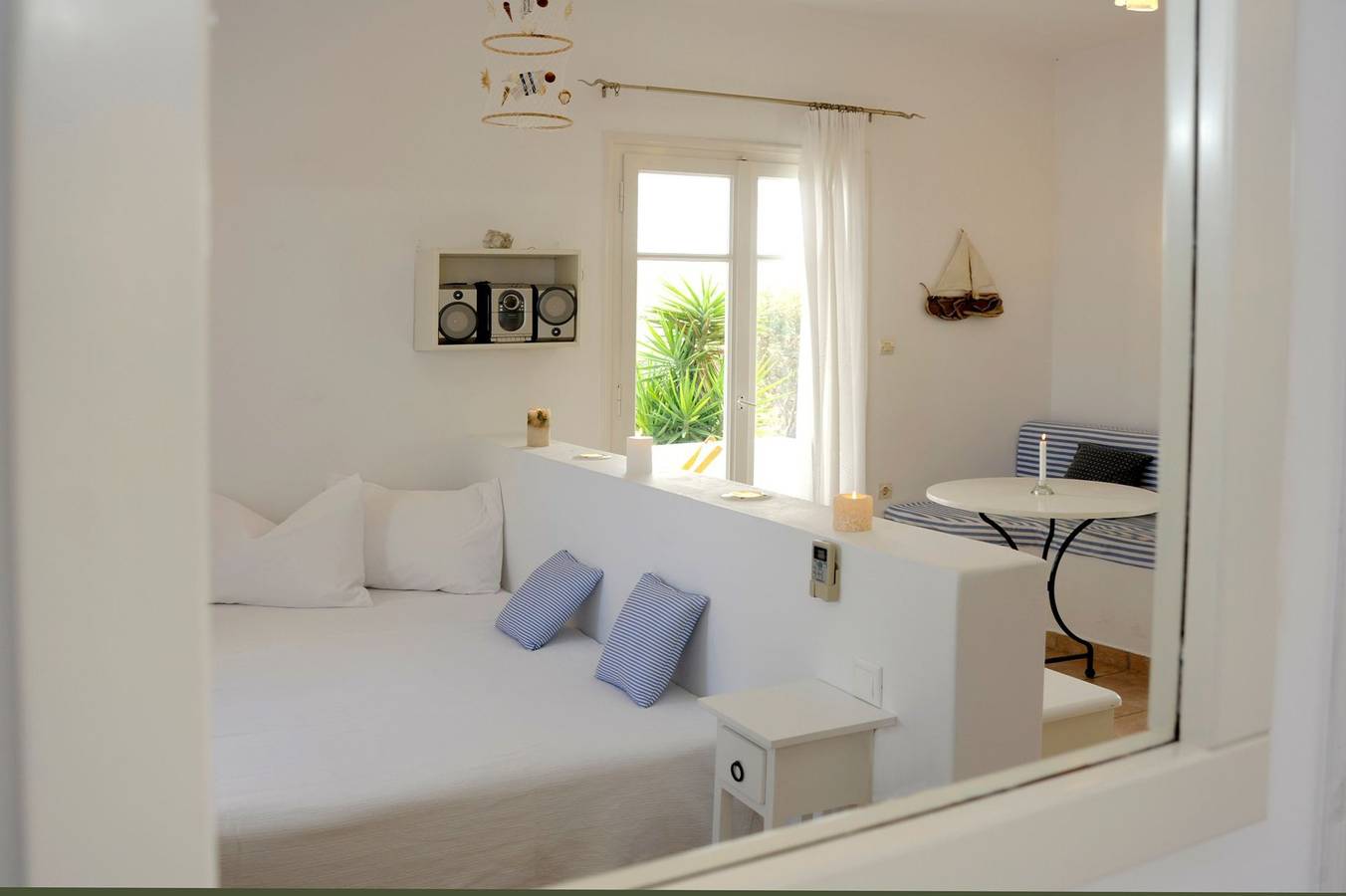 Studio Isyron, Furnished Terrace, Milos in Pollonia, Milos