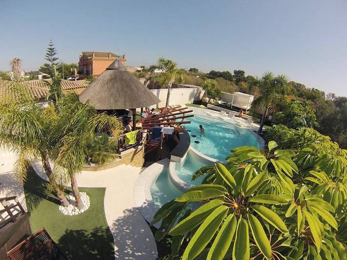 Casa rural para 9 personas, con piscina y piscina para niños además de jacuzzi y jardín, Se admiten mascotas en El Puerto de Santa María - 2