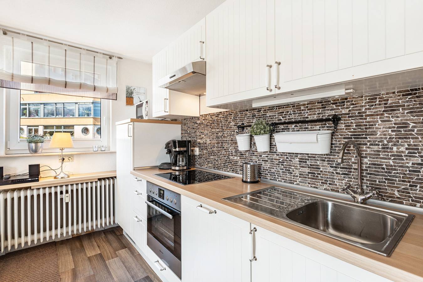 Ganze Wohnung, Ferienwohnungen Löwenstein Fewo 5 mit Gemeinschaftsgarten, Balkon und Wi-Fi in Willingen, die Mittelgebirge