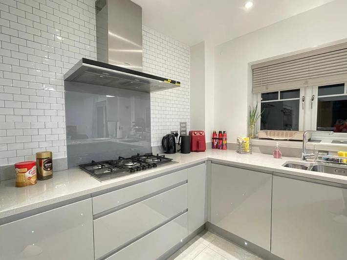 Location de vacances pour 6 personnes, avec jacuzzi dans Surbiton - 4