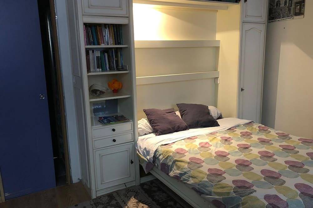 Family home in Die town center (sleeps 10, including 3 double beds). in Die, Parc naturel régional du Vercors