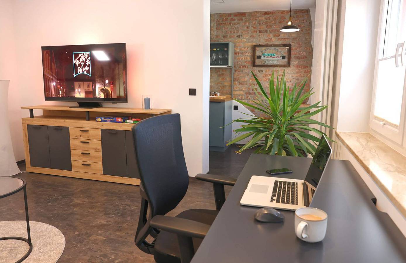 Ganze Wohnung, Moderne Ferienwohnung im Stadtzentrum Ilmenau mit Balkon und Wallbox für E-Autos in Ilmenau, Thüringer Kernland