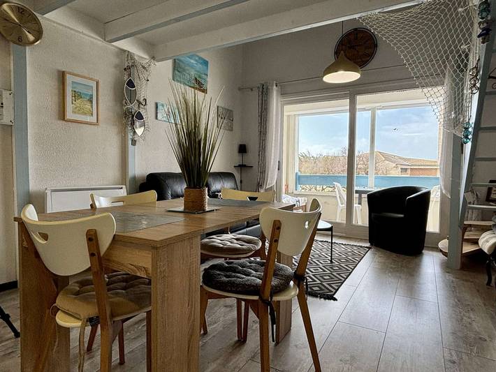 Appartement entier, Duplex moderne et lumineux, près du port et de la plage, avec parking en sous-sol in La Cotinière, Saint-Pierre-d'Oléron