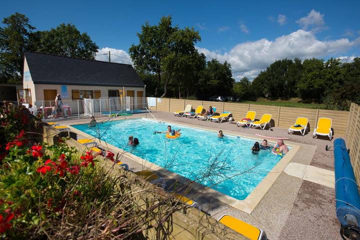 Camping para 6 personas, con vistas además de piscina y jardín - 1