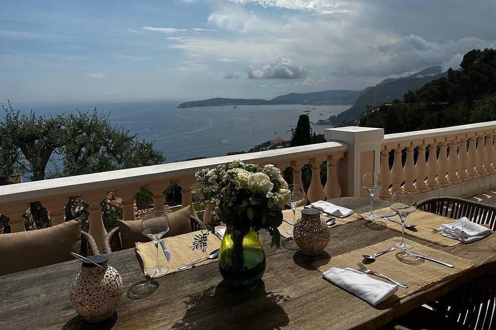 Incroyable Villa à la frontière de Monaco. 4 chambres doubles, piscine, jardins, vue sur la mer in Cap-d'Ail, Côte méditerranéenne (France)