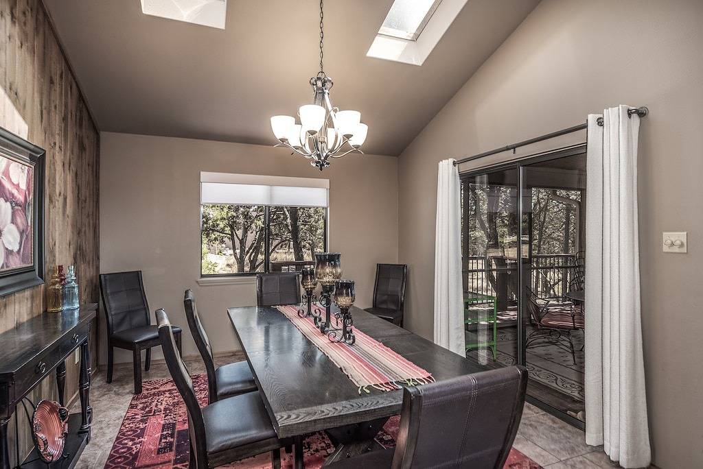 \"Mountain Escape,\" Our cozy mountain home, Quiet Neighborhood in Alto, Ski Apache