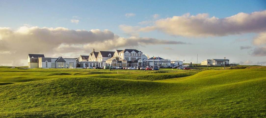 Holiday rental for 2 people, with Terrace and Hot tub as well as Garden and Children pool in Donegal