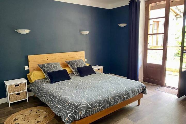 Chambre d’hôte pour 2 personnes, avec jardin et piscine