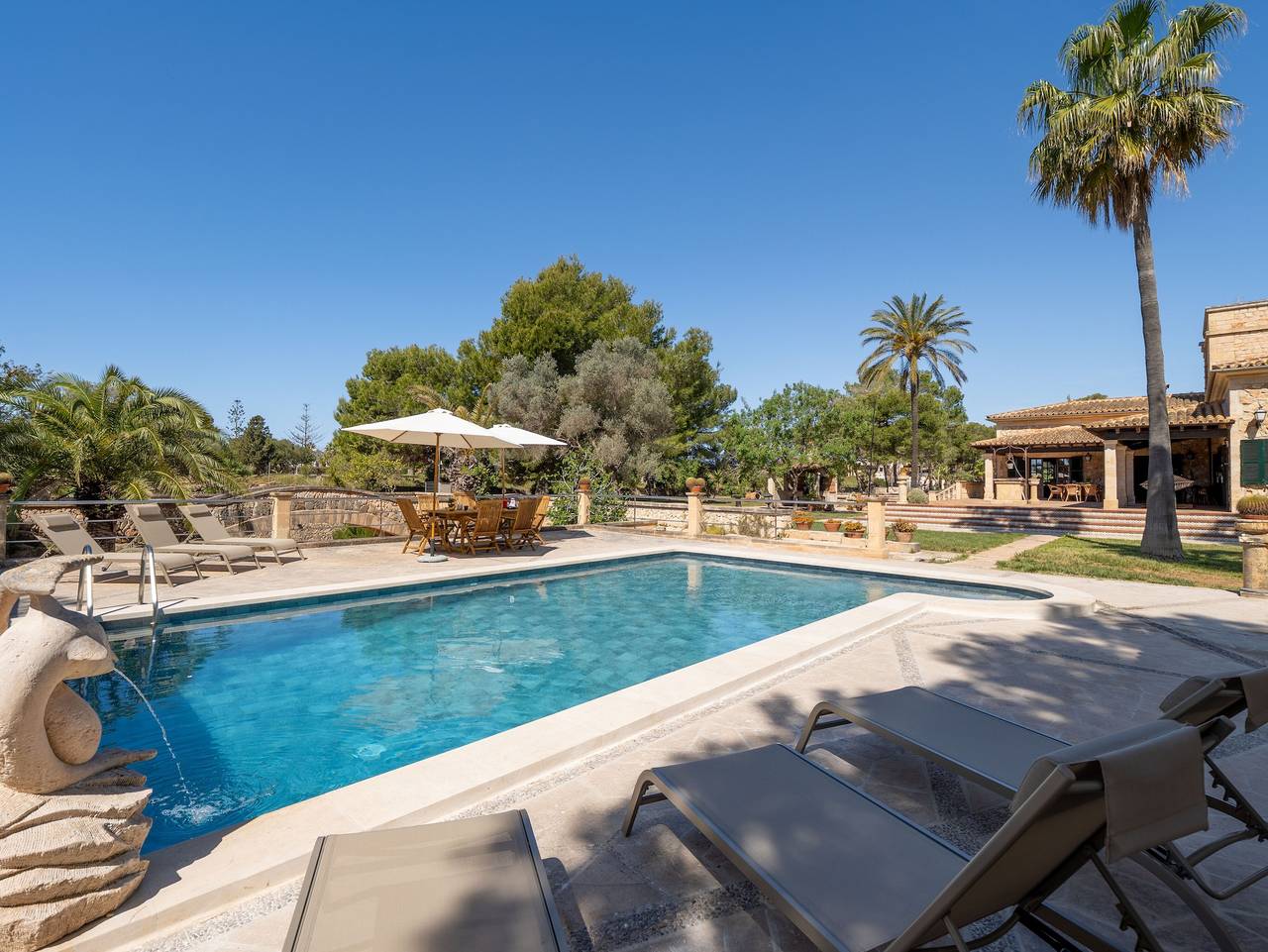 Villa mit privatem Pool und Steinturm nahe Es Trenc, Colònia Sant Jordi in Colònia de Sant Jordi, Ses Salines