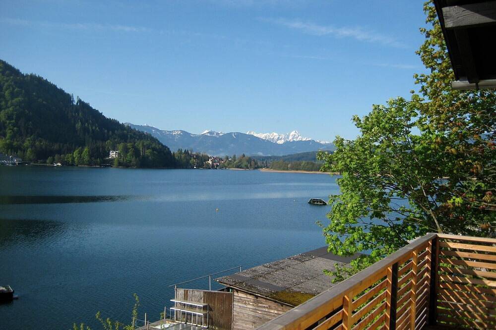Ganze Wohnung, Luxuriöses Apartment direkt am Ufer des Ossiacher See mit großer Terrasse Wlan in Treffen am Ossiacher See, Gerlitzen