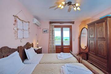 Villa for 4 People in Sporades, Decentralized Administration of Thessaly - Central Greece, Photo 1