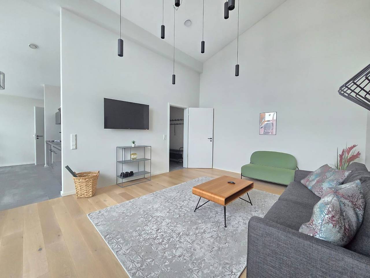 Ganze Wohnung, Modernes Penthouse mit überdachtem Balkon und Flussblick im Herzen von Norden in Norden, Norden und Umgebung