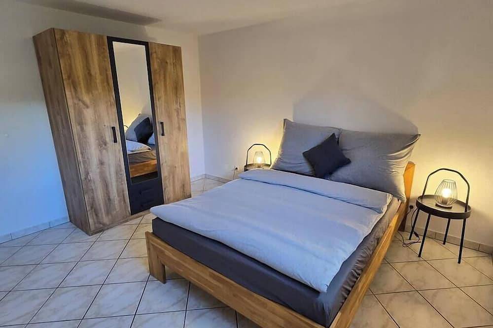 Ganze Wohnung, Kleine Souterrainwohnung in Löhne/Bad Oeynhausen in Löhne, Wiehengebirge
