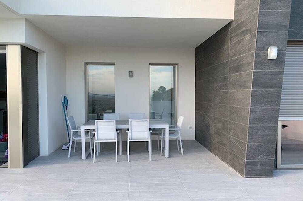 Moderne neue Villa mit privatem beheiztem Pool in Busot, Costa Blanca