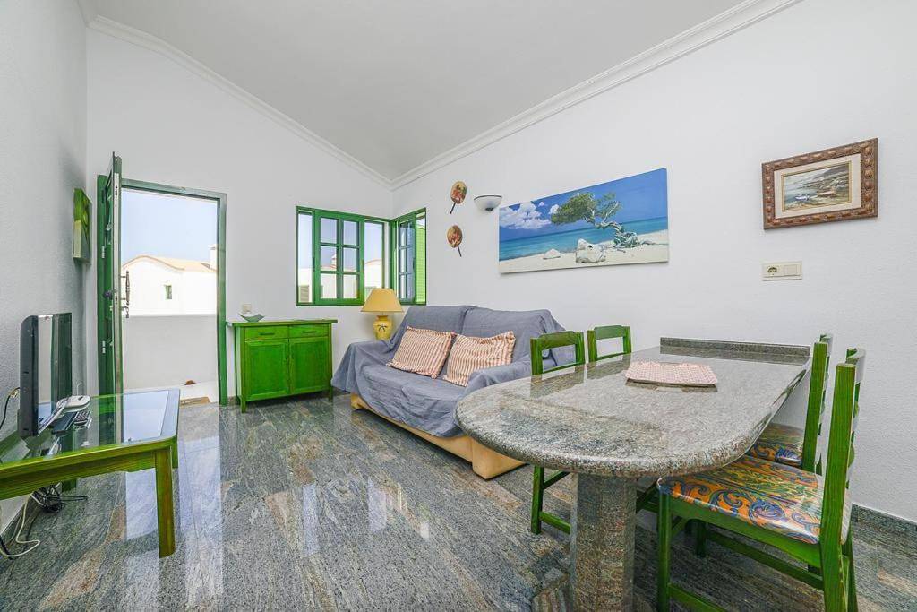 Apartamento entero, One-Bedroom Apartment in El Cotillo, La Oliva