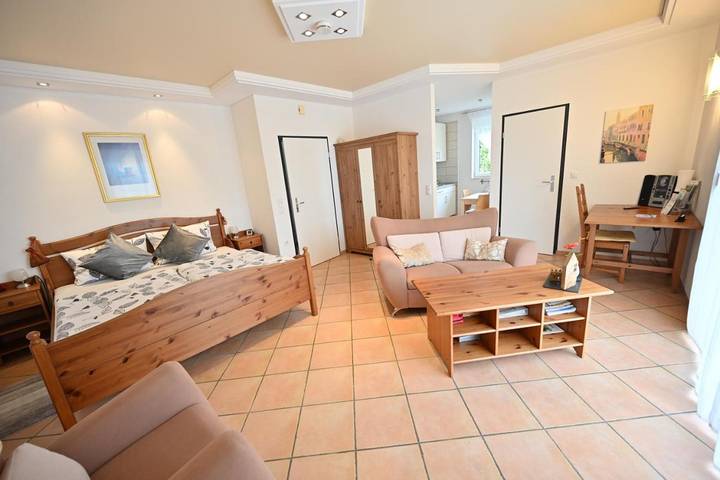 Ferienwohnung für 2 Personen, mit Terrasse und Garten sowie Ausblick