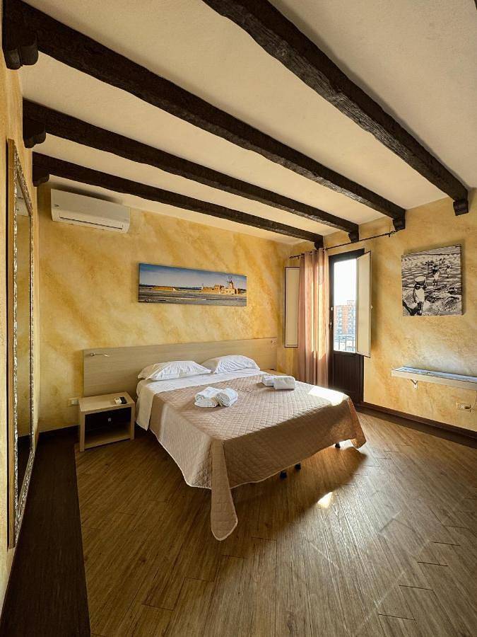 B&b per 3 persone, con panorama e balcone in Trapani