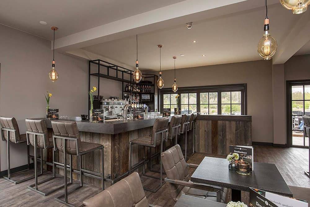 2 Units | Rejuvenate in Soothing Haven w/Breakfast | Scheveningen Beach & Dunes in Wassenaar, Stadsgewest Haaglanden