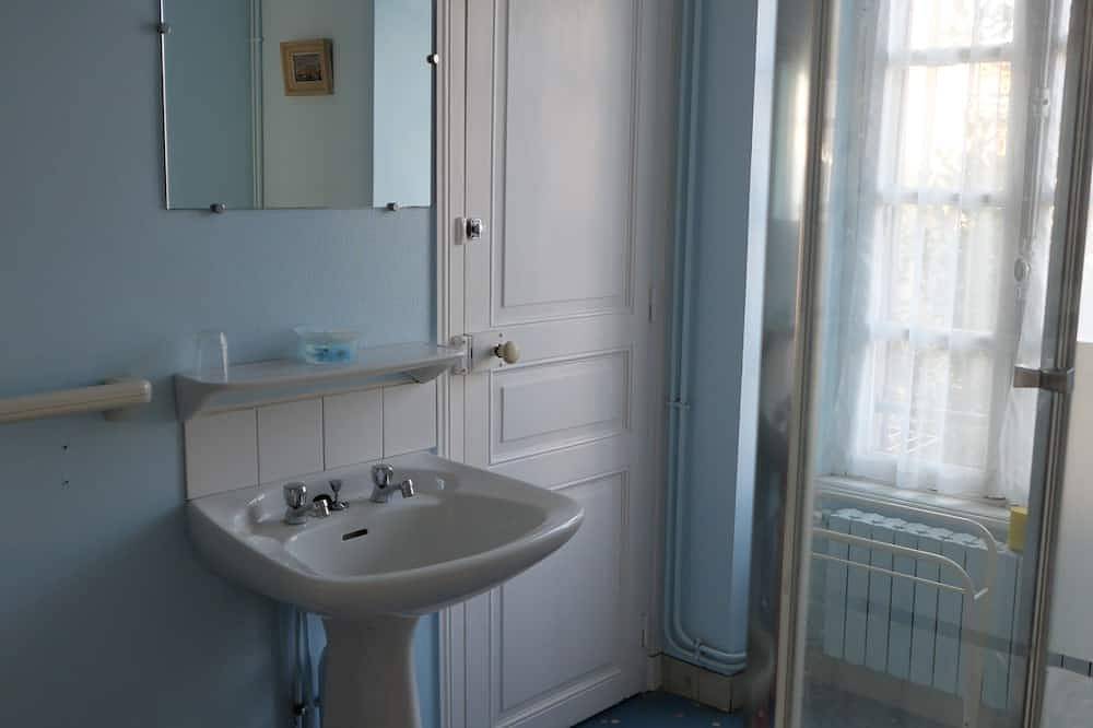 Grand Studio en Plein Centre Ville Avec Jardin in Le Pouliguen, Côte d'Amour